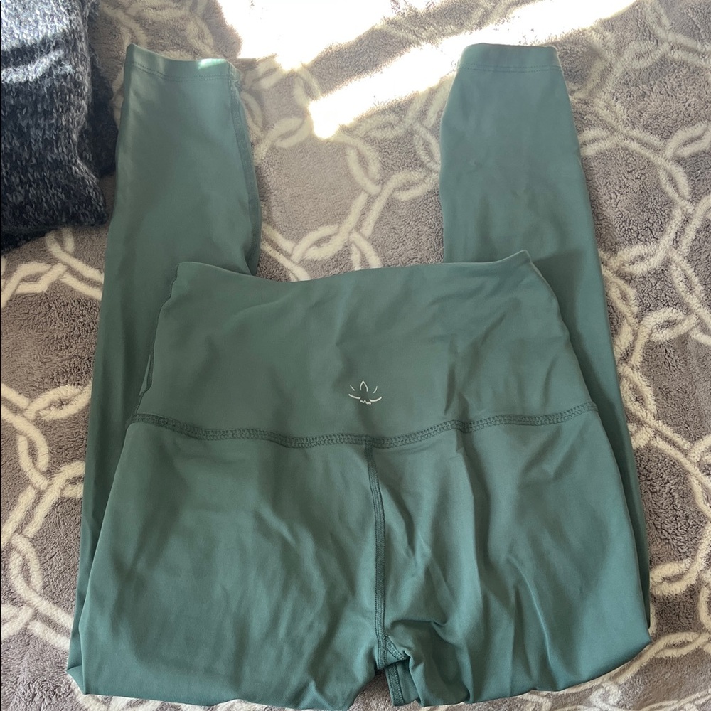 Women’s Seafoam Green Leggings
